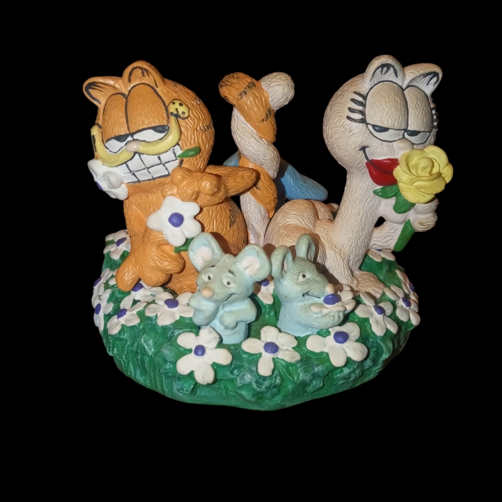 Love In Bloom by Jim Davis, Garfield 1984🪝
